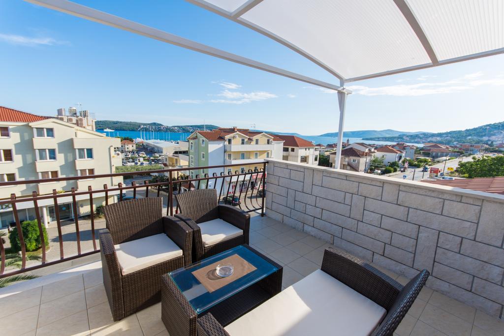 Apartments Barba Трогір Екстер'єр фото