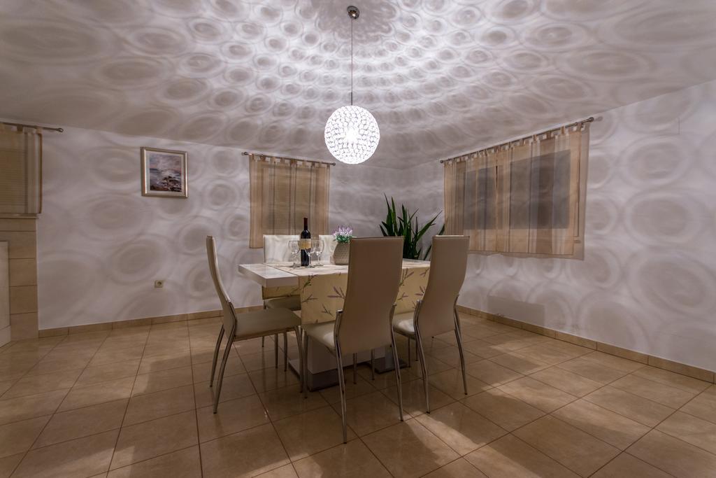 Apartments Barba Трогір Екстер'єр фото