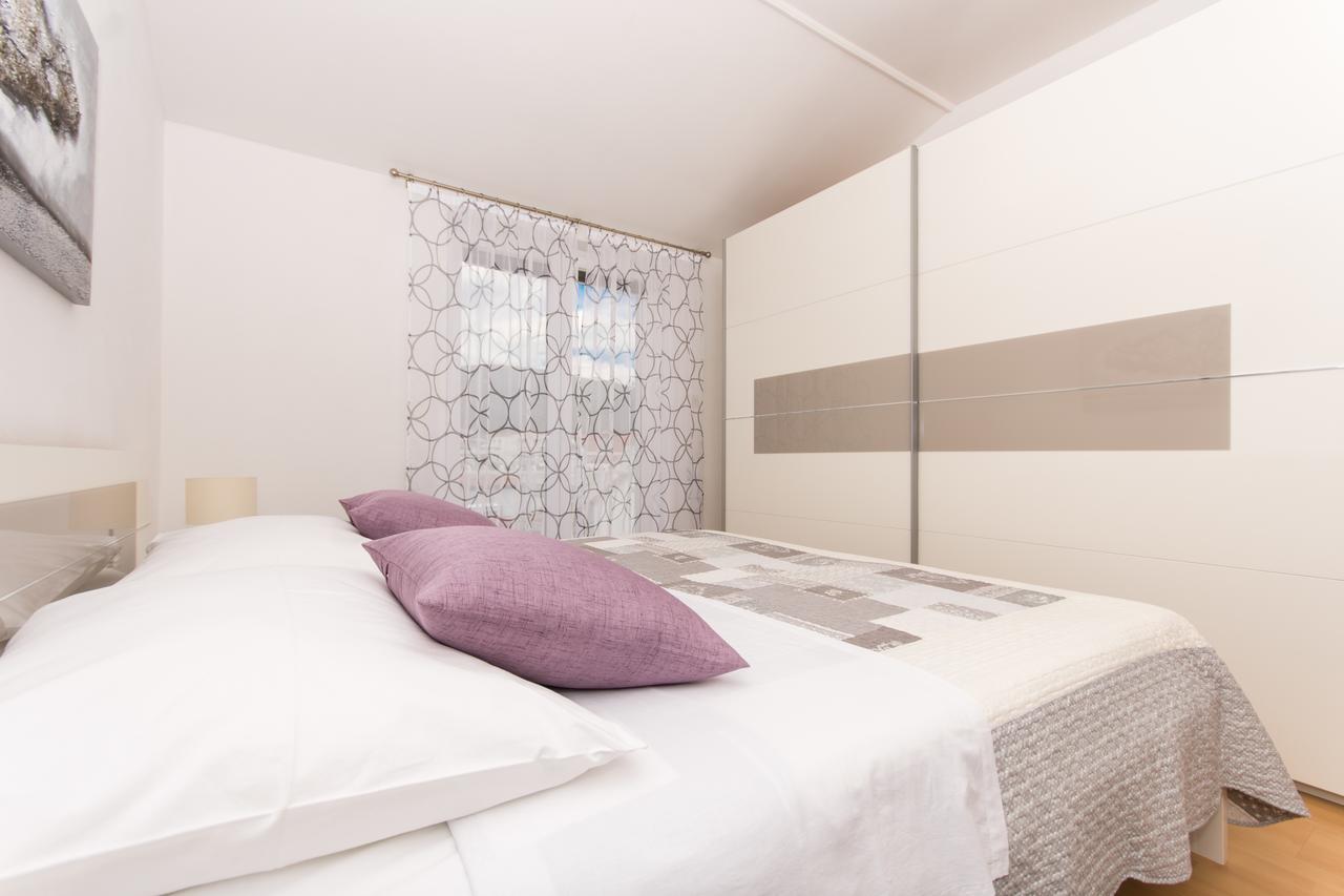 Apartments Barba Трогір Екстер'єр фото