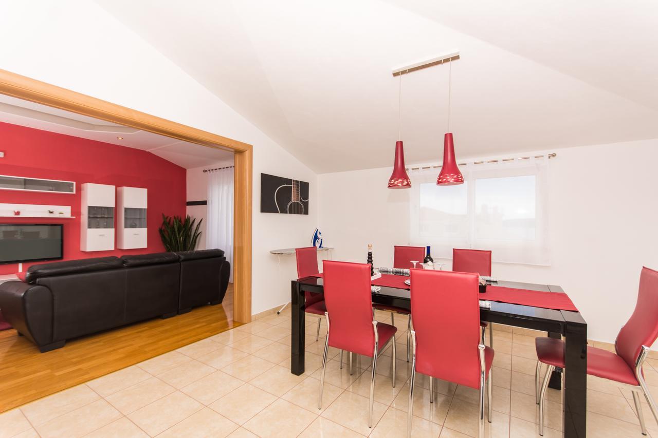 Apartments Barba Трогір Екстер'єр фото