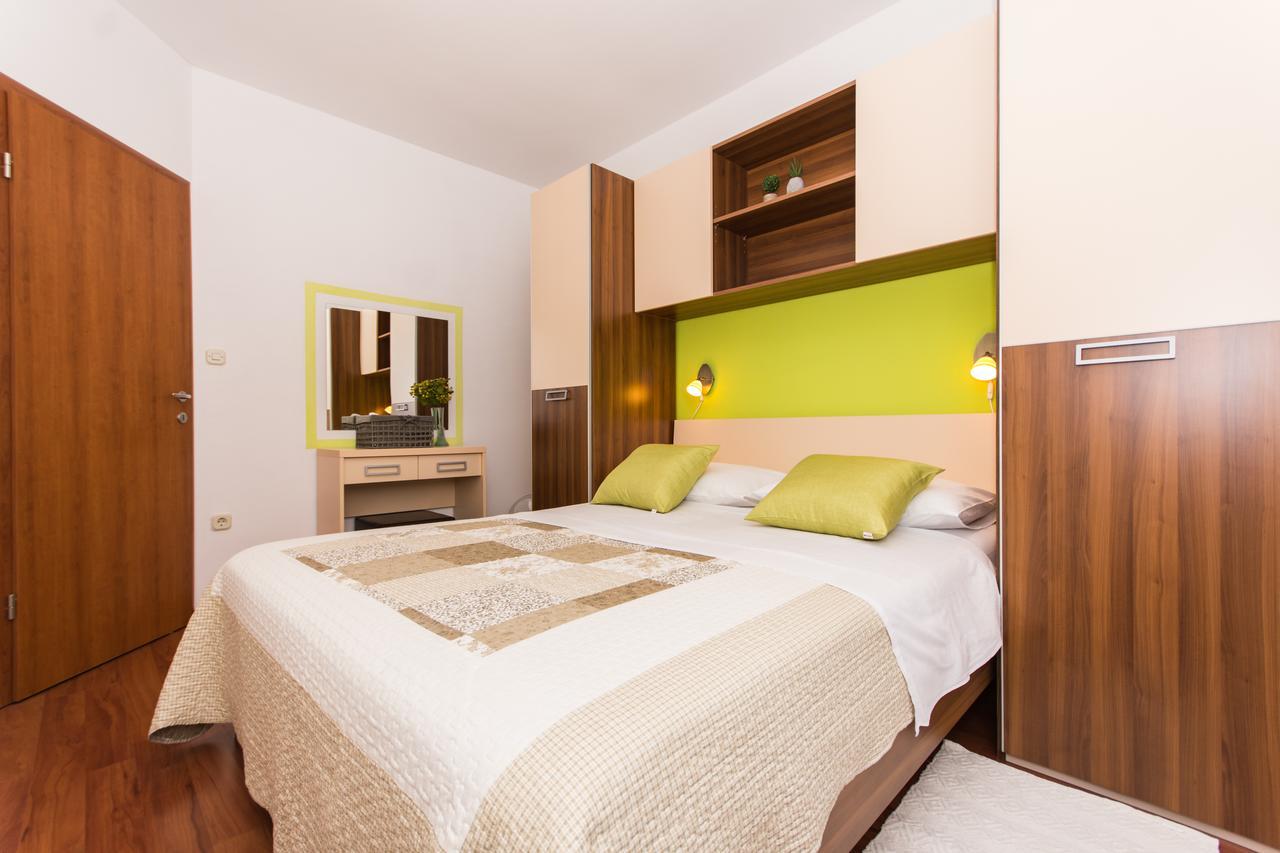 Apartments Barba Трогір Екстер'єр фото