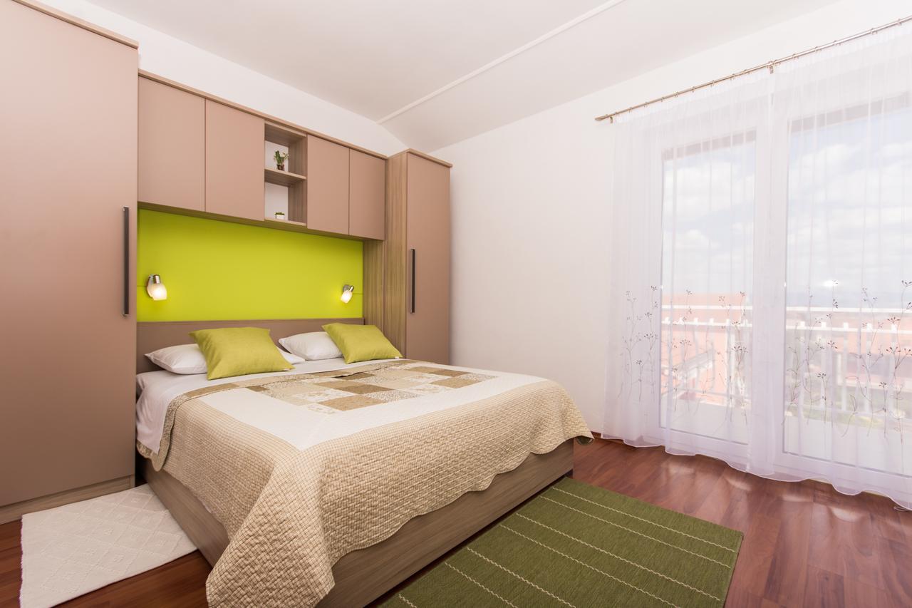Apartments Barba Трогір Екстер'єр фото